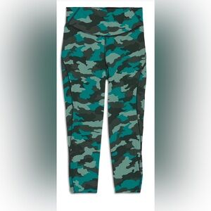 Lululemon Base Pace HR Crop 23” size 6